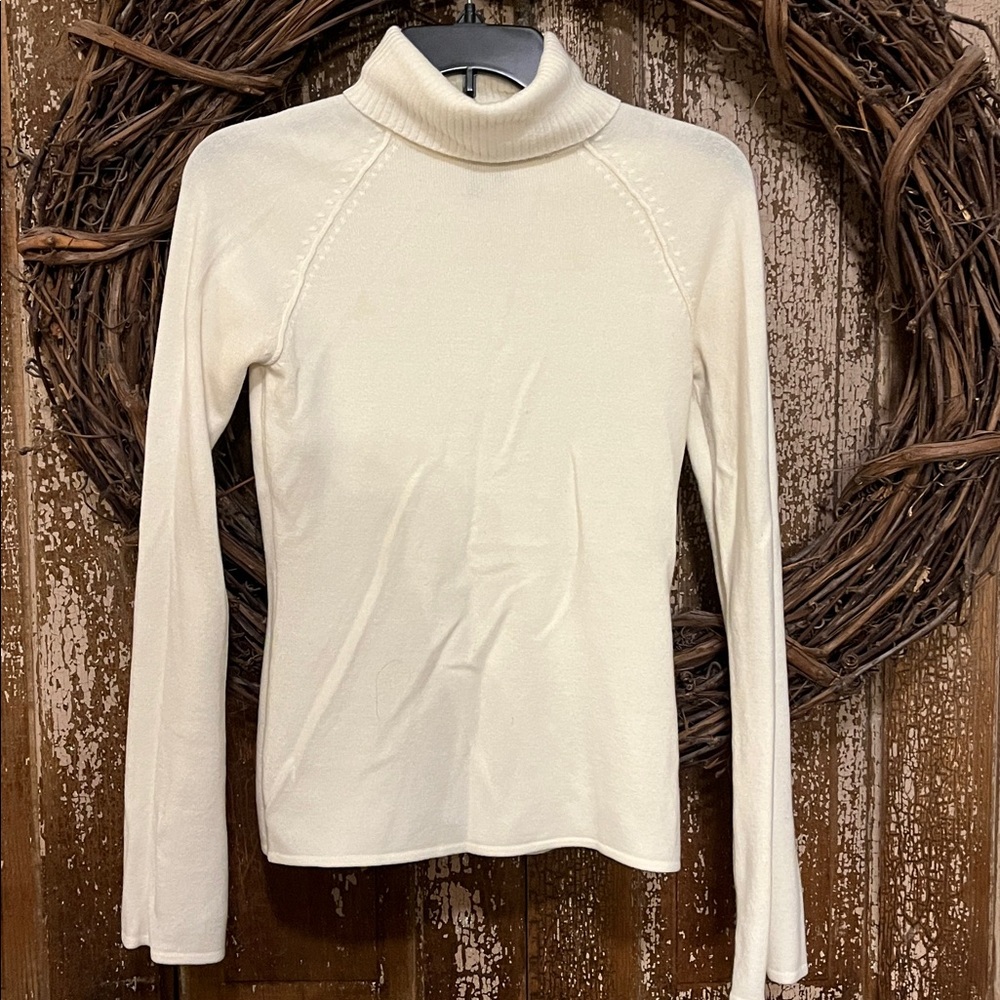Take Out Cream Turtleneck Sweater